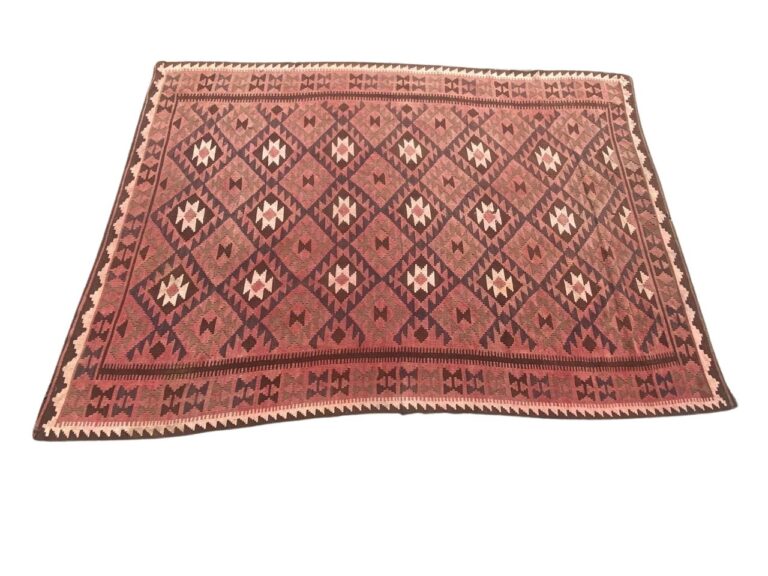 Maroon Pattern Rug Maroon kilim rug with diamond shaped pattern – Propfather